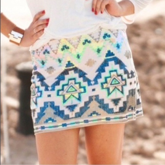 🆕 EXPRESS | ivory/multicolor sequin stretch mini skirt SIZE XS - Picture 4 of 12
